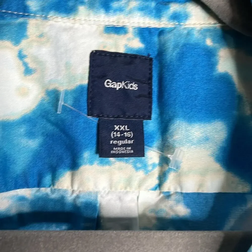 GapKids Boys Short Sleeve Button Down Shirt Featuring Beach Scene XXL